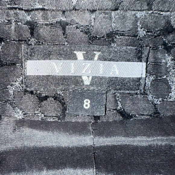 Vintage, elegant, black skirt suit, gold accents Vizia size 8 - Picture 7 of 7